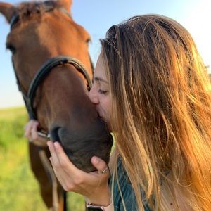 Meet your Posher, Emily